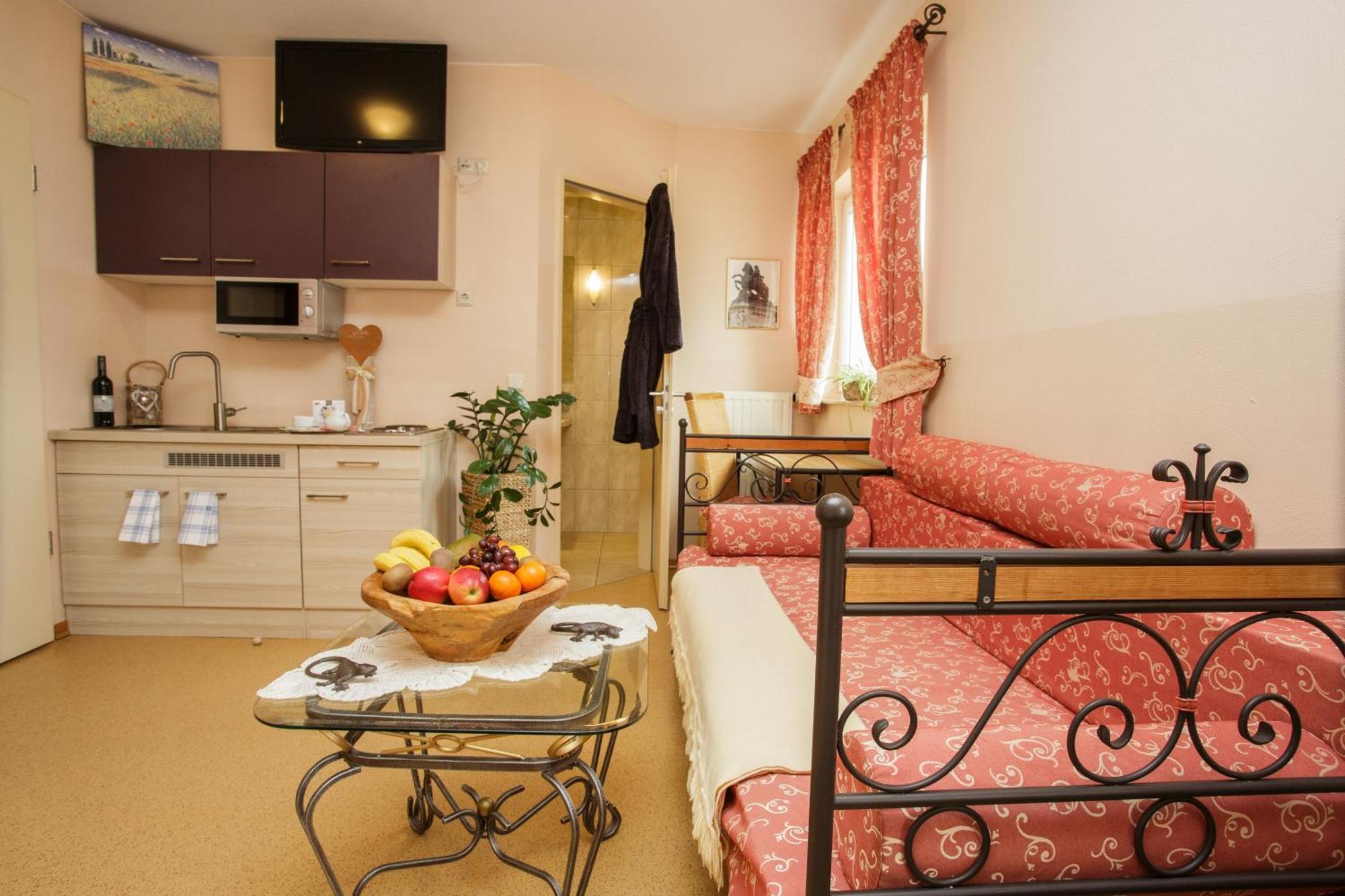 Mediterran Hotel Juwel Karlstein am Main Экстерьер фото