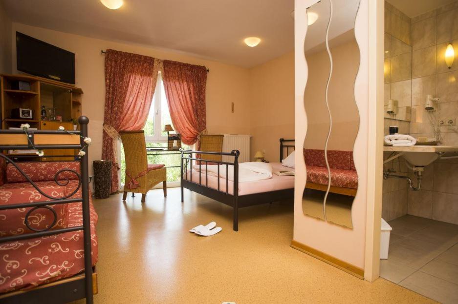 Mediterran Hotel Juwel Karlstein am Main Экстерьер фото
