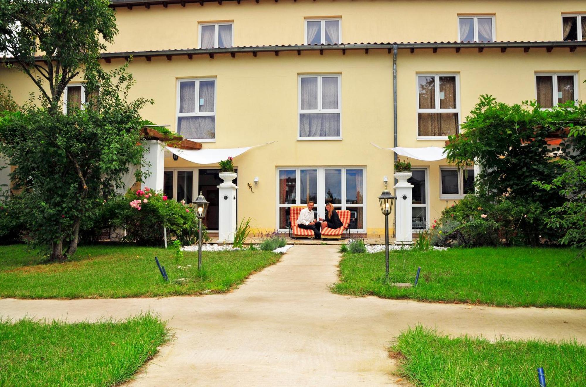 Mediterran Hotel Juwel Karlstein am Main Экстерьер фото